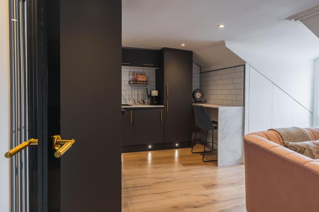 The West End Loft - 5* Retreat - Private Parking! Lejlighed Glasgow Eksteriør billede